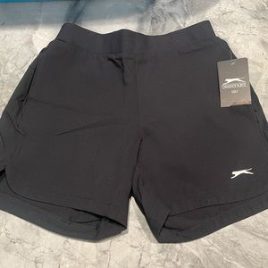 NWT! Slazenger Women's Tech Woven "Hydro-Dri" Pull On 5" Golf Shorts